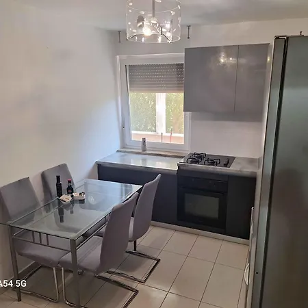 L&m De Lux! Apartment